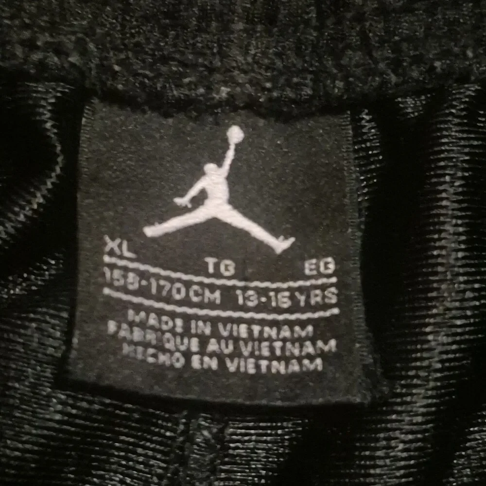 Jordan Basketball Shorts Athletic Gym Jumpman Logo Youth XL Black (13-15 Years)